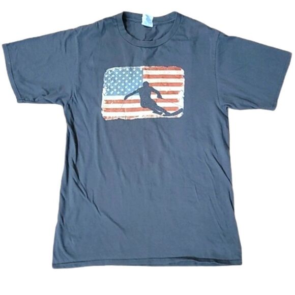 AMERICAN FLAG WITH SKIER T-SHIRT, SIZE S - Picture 1 of 5